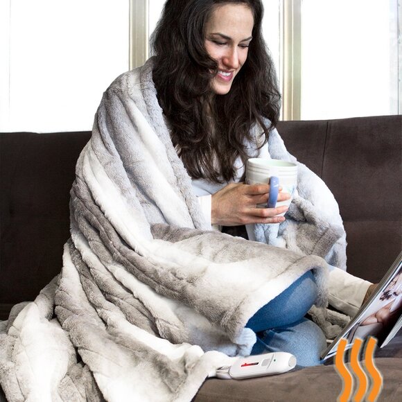 Luxe Home Decor Classic Heated Faux Fur Throw | 1-Piece | Grey/white | 50"x60" - Picture 3 of 7